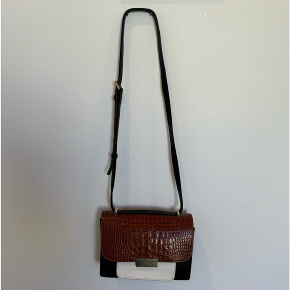 Gigi New York Abigail crossbody. Very lightly used with no wear. - Picture 3 of 13